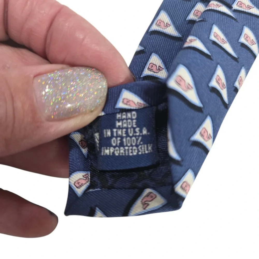 Vineyard Vines Mens Necktie Blue Sea‎ Whale Pattern Flag Silk Handmade USA